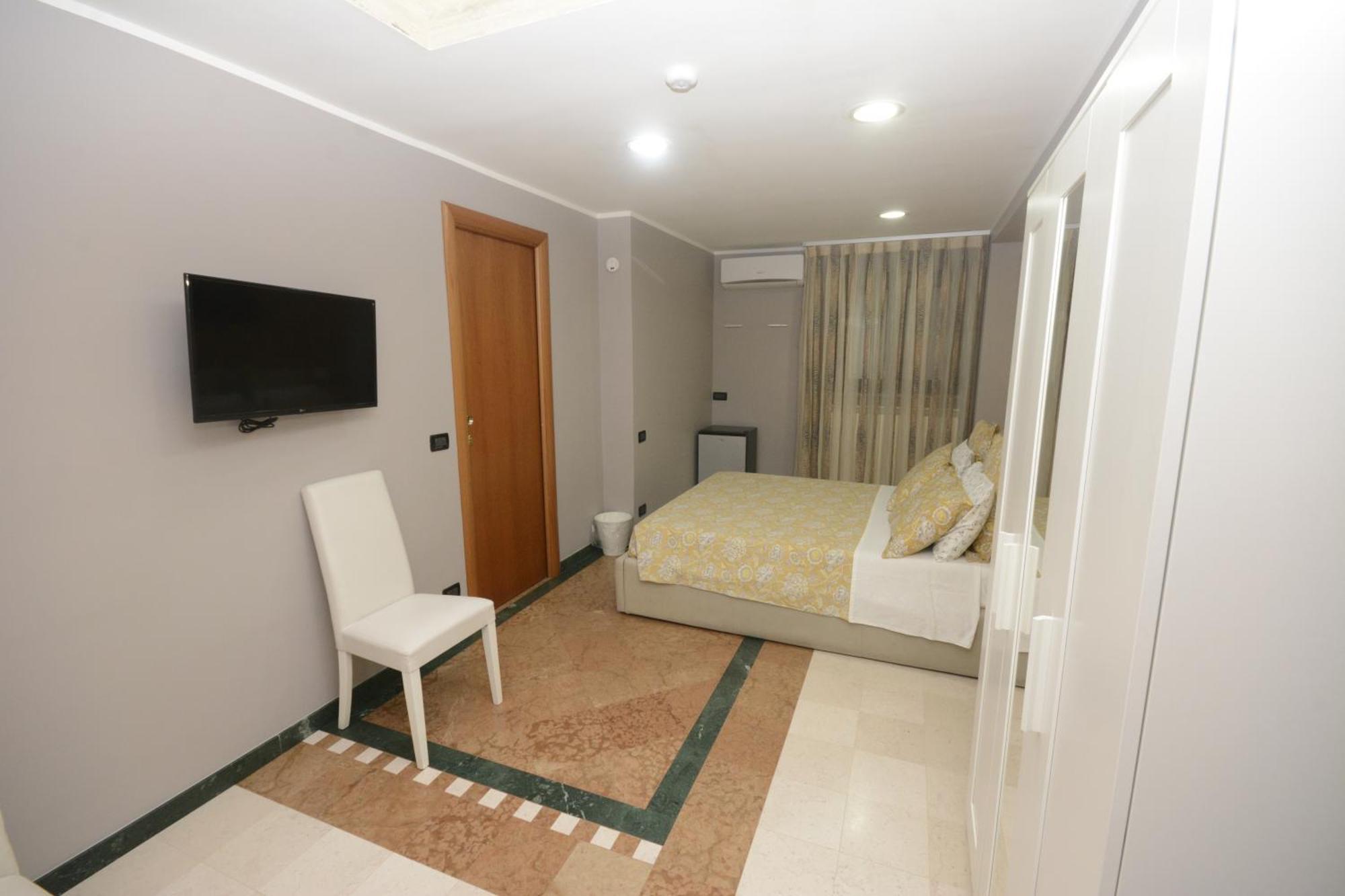 Al Vecchio Fontanile Bed and Breakfast Lesina Buitenkant foto
