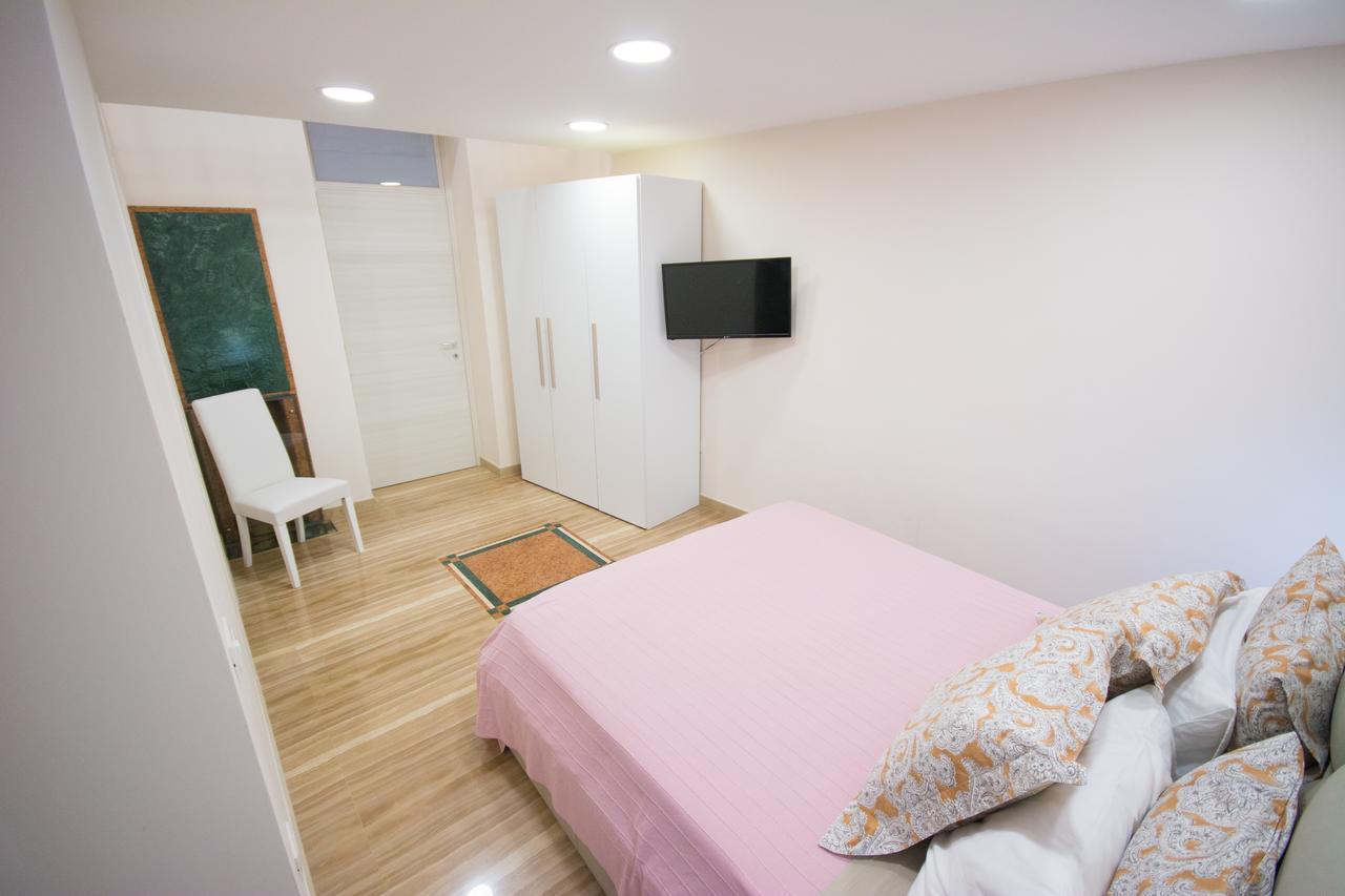 Al Vecchio Fontanile Bed and Breakfast Lesina Buitenkant foto